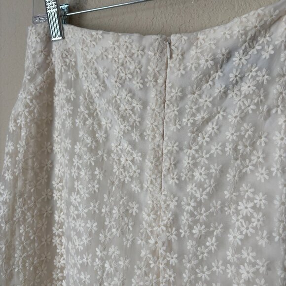 AKRIS Embroidered Floral Sheer Overlay Cream Midi Skirt - Picture 13 of 14
